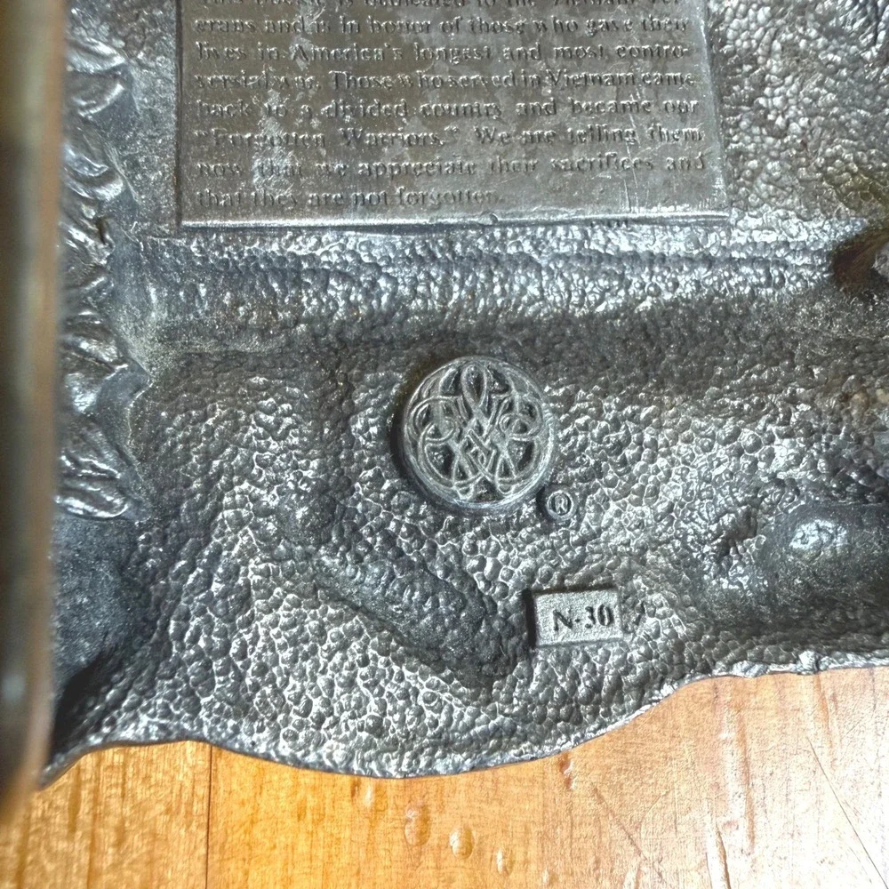 Vintage 1988 Siskiyou Vietnam Veteran The Forgotten Warrior Pewter‎ Belt Buckle